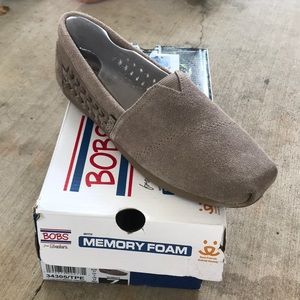 New in box Bobs Memory Foam size 7